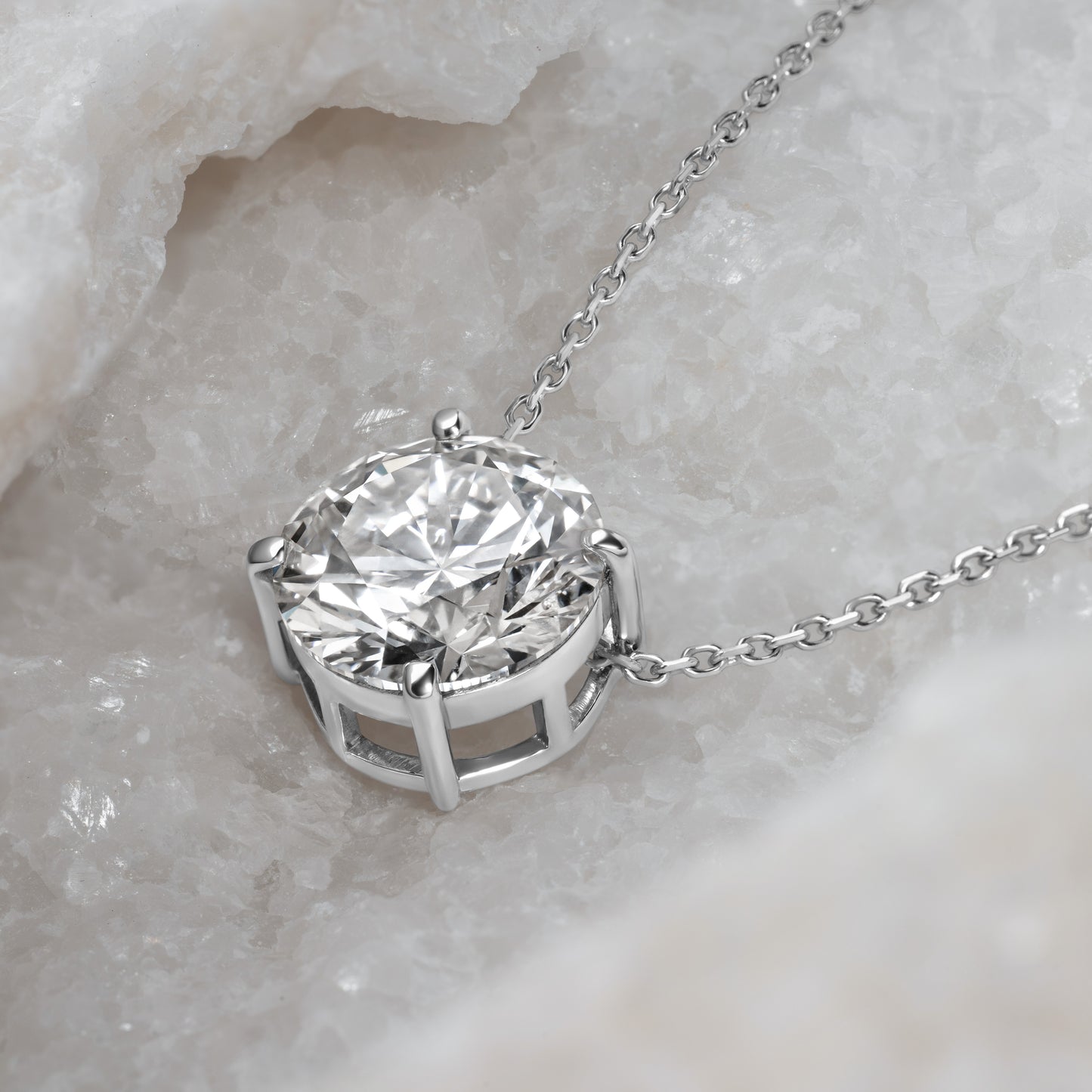 round brilliant diamond necklace
