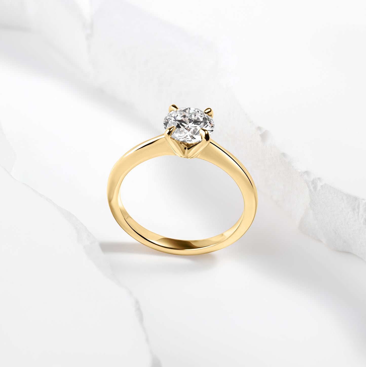 round brilliant diamond ring yellow gold